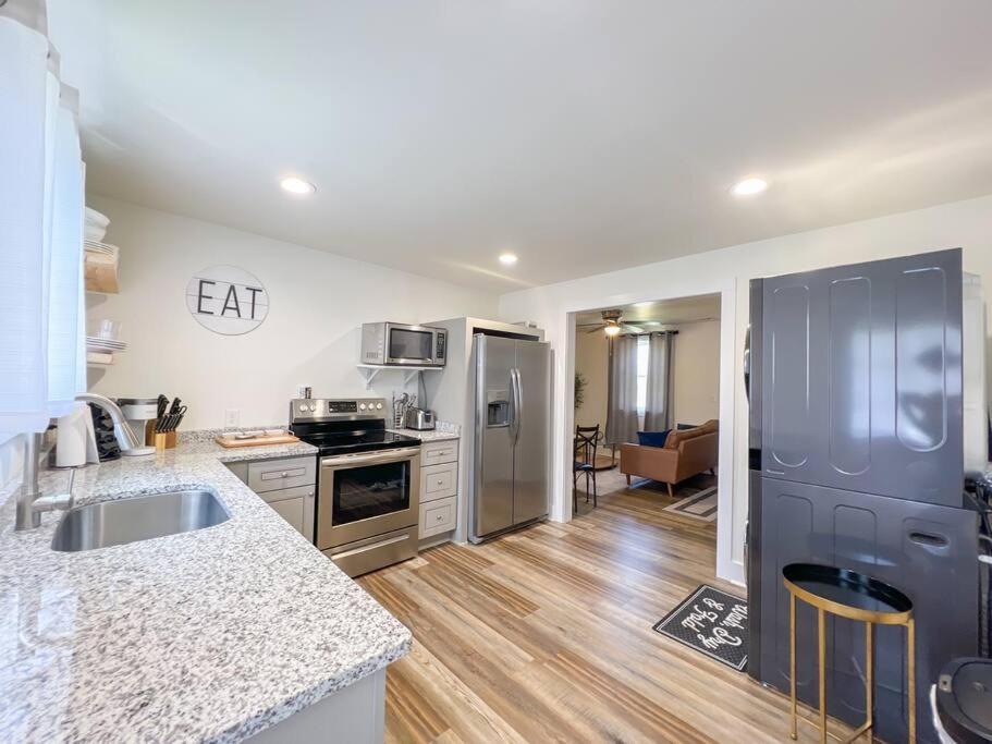 2Br Cedar Lane Road Retreat At Swamp Rabbit Trail! Apartment Greenville Bagian luar foto